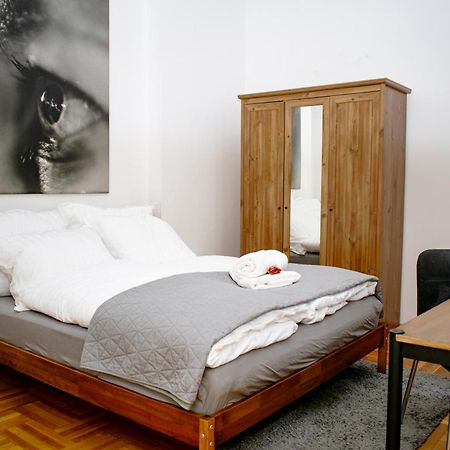Heart Of The City, Entire Very Big Apartment Budapest Eksteriør billede
